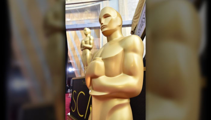 Oscars present evening of surprises, controversy